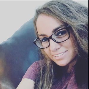 Meet your Posher, Eva